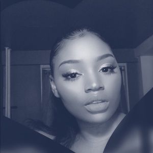 Meet your Posher, Tinika